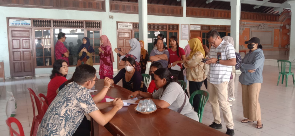 Monev Penerimaan Bantuan Pangan - CBP 2023 kepada 118 Keluaraga KPM Kelurahan Benoa dari Bapanas (Badan Pangan Nasional)